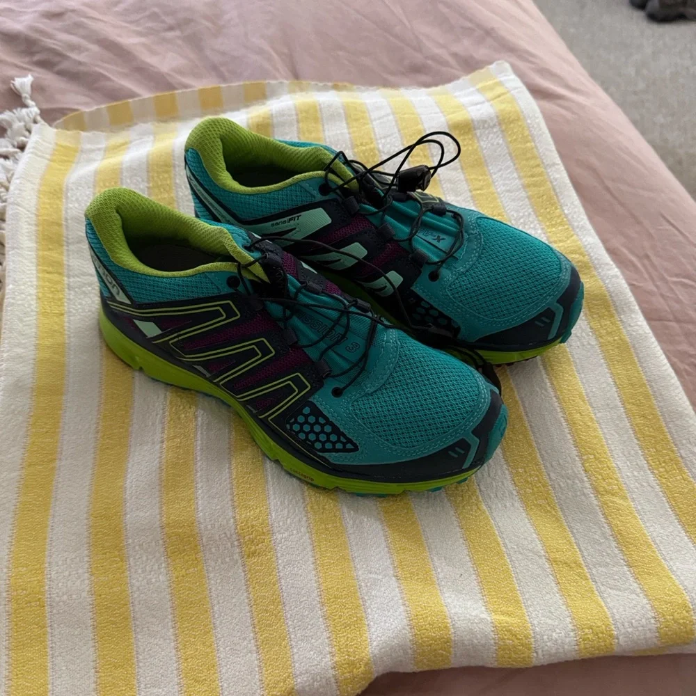 Women’s 3 Trail Running Shoes in the "Teal/Blue/Green" colorway. - Picture 6 of 10